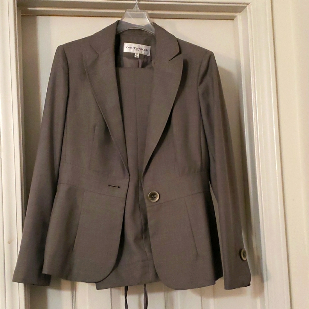 Jones New York Two Piece Flare Leg Gray Suit